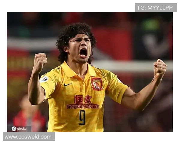 35岁归化国脚艾克森正式宣布退役为国足出场19次贡献4球3助力